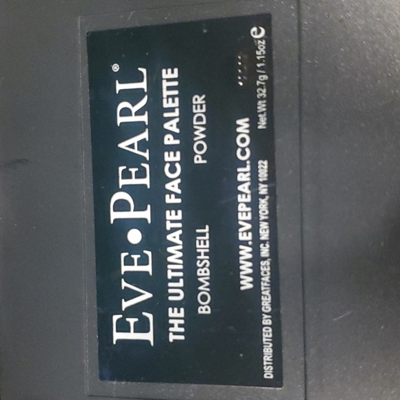 Eve.Pearl powder shadow and blush. - Picture 5 of 5